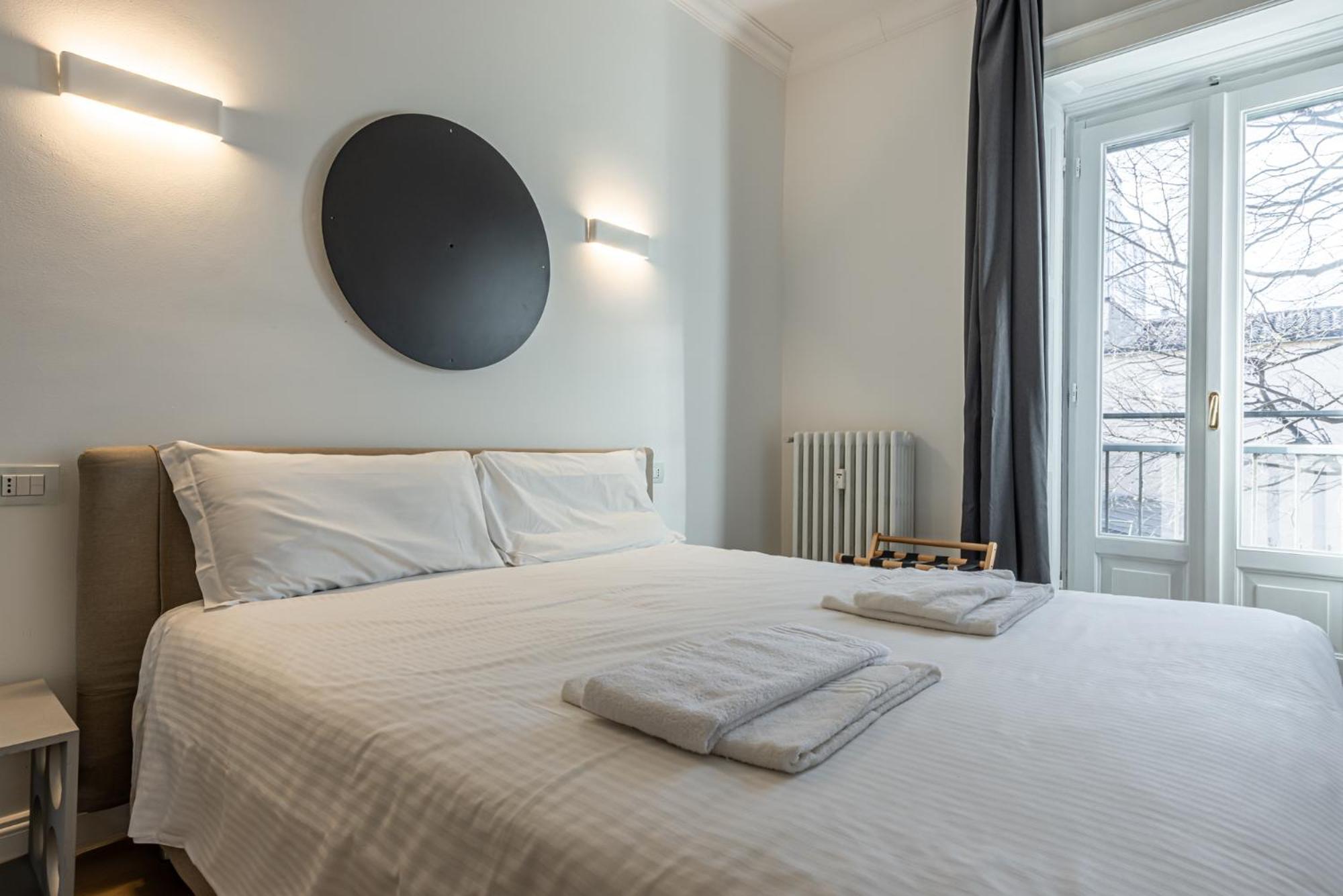 Sant'Andrea Charme Apartments Милан Экстерьер фото