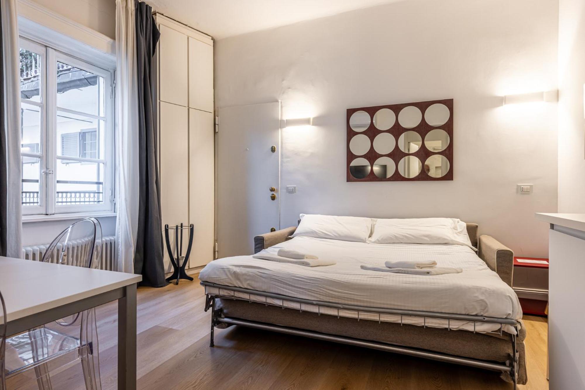 Sant'Andrea Charme Apartments Милан Экстерьер фото