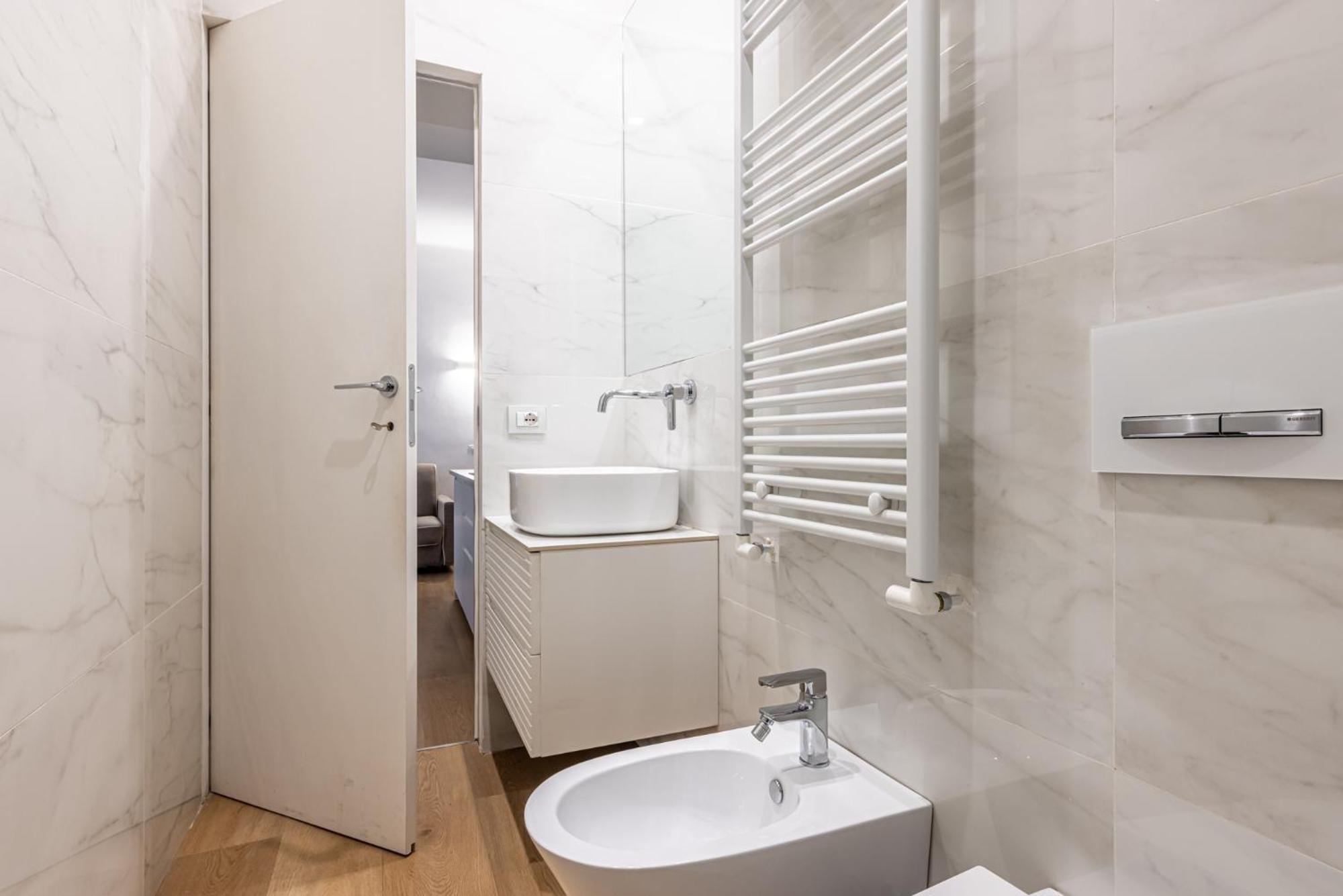Sant'Andrea Charme Apartments Милан Экстерьер фото